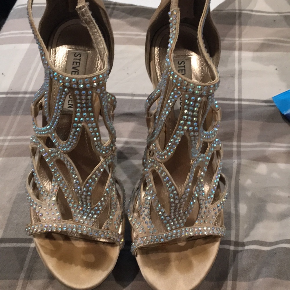 Steve Madden platform heals